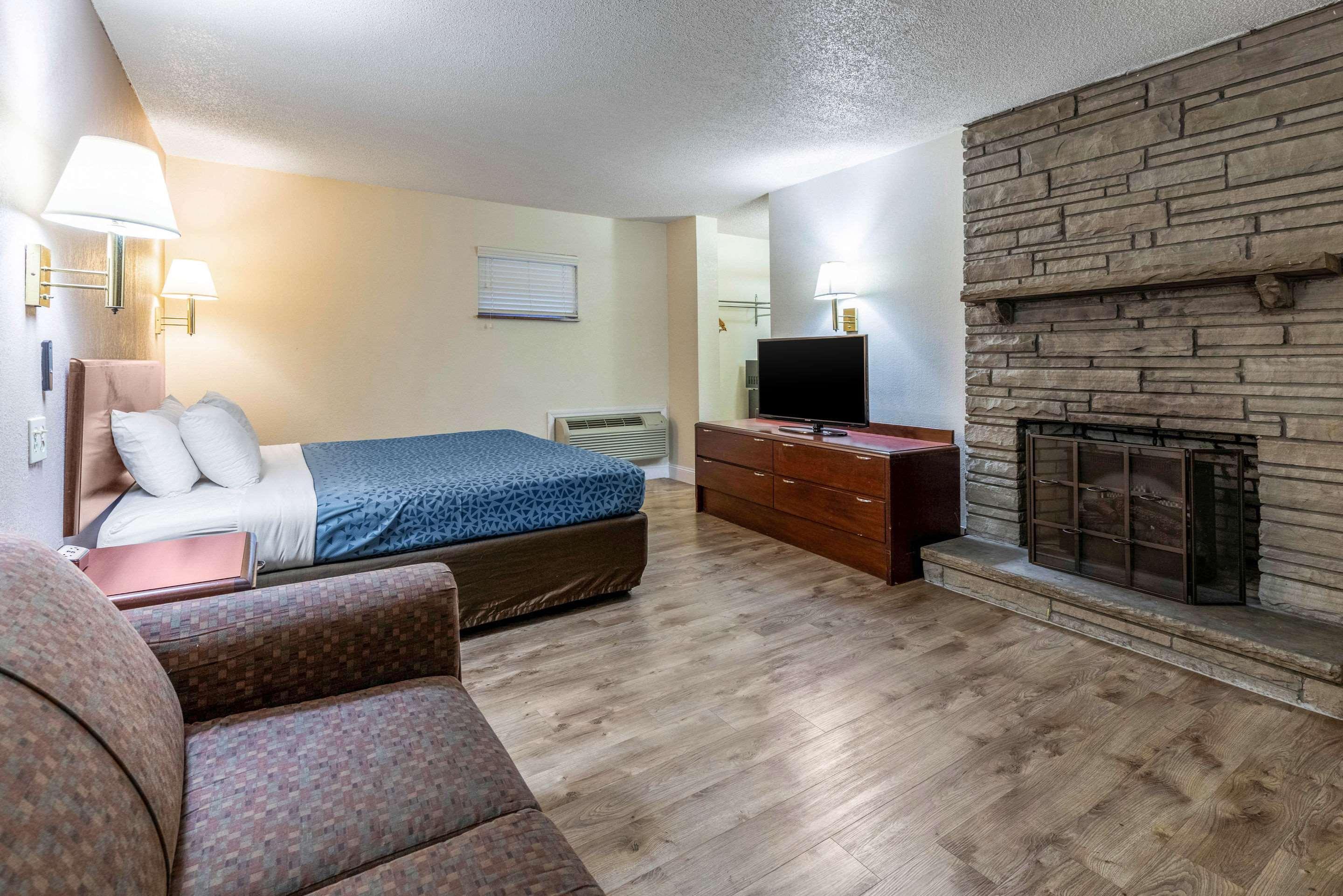 Econo Lodge Inn & Suites On The River Gatlinburg Luaran gambar
