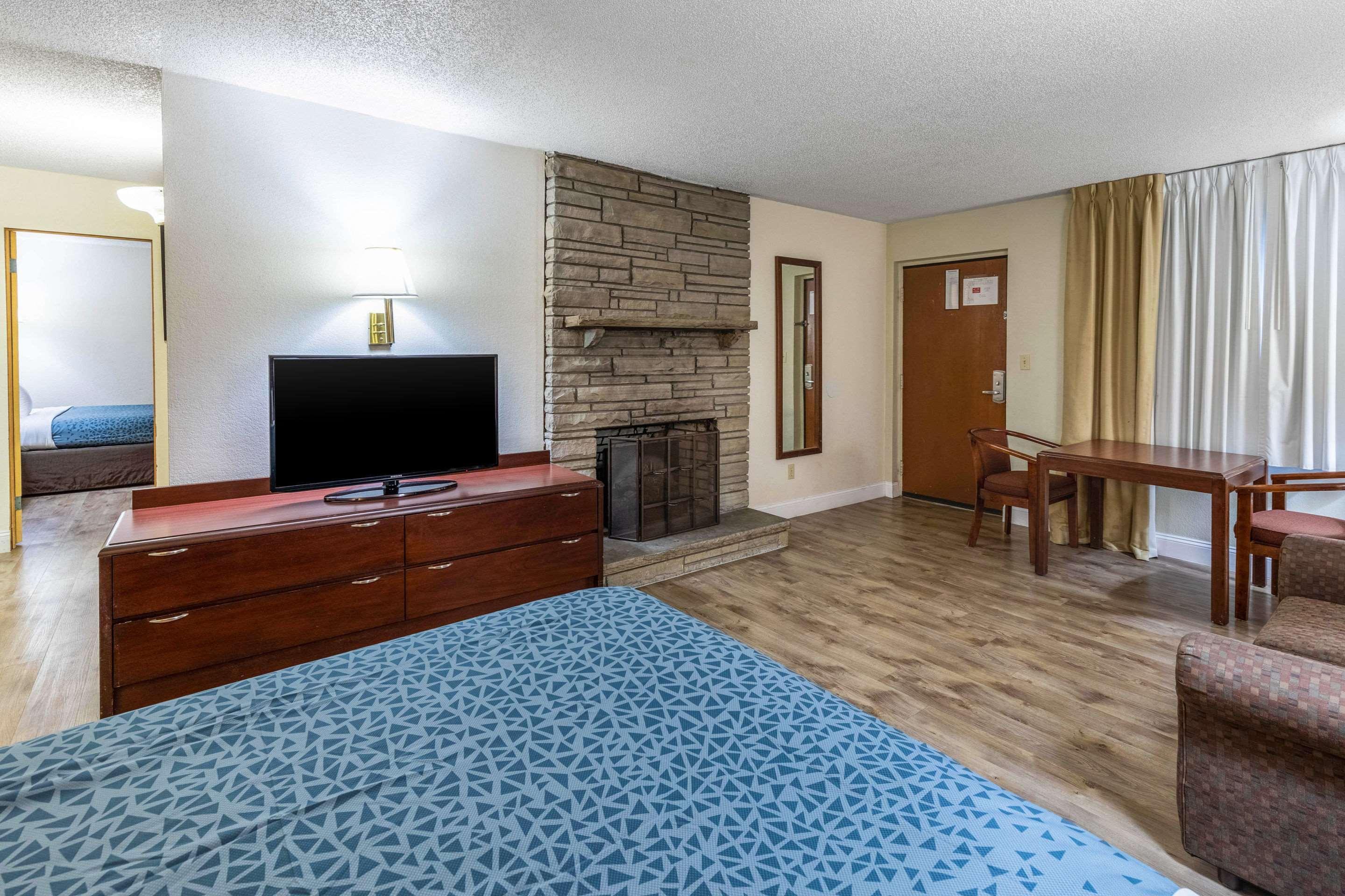 Econo Lodge Inn & Suites On The River Gatlinburg Luaran gambar
