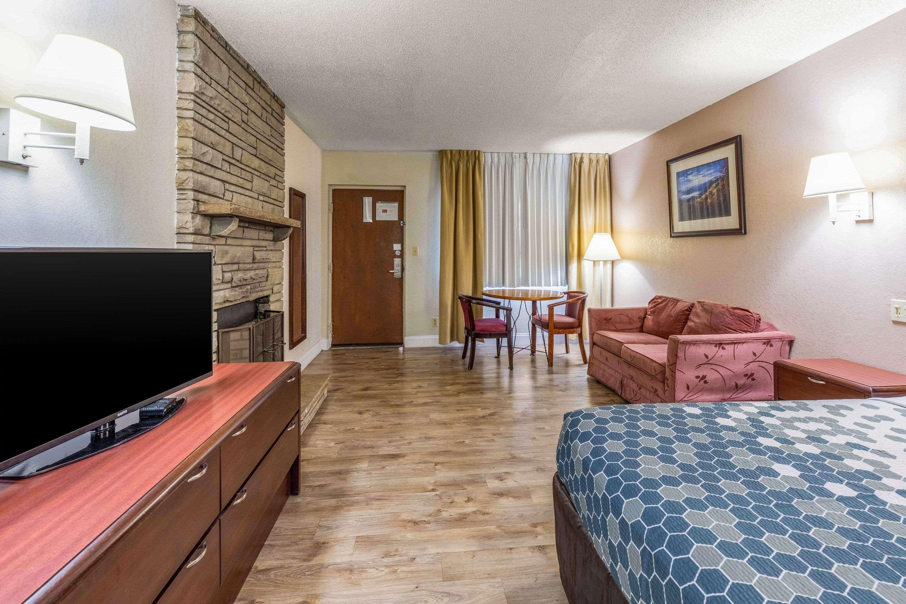 Econo Lodge Inn & Suites On The River Gatlinburg Luaran gambar