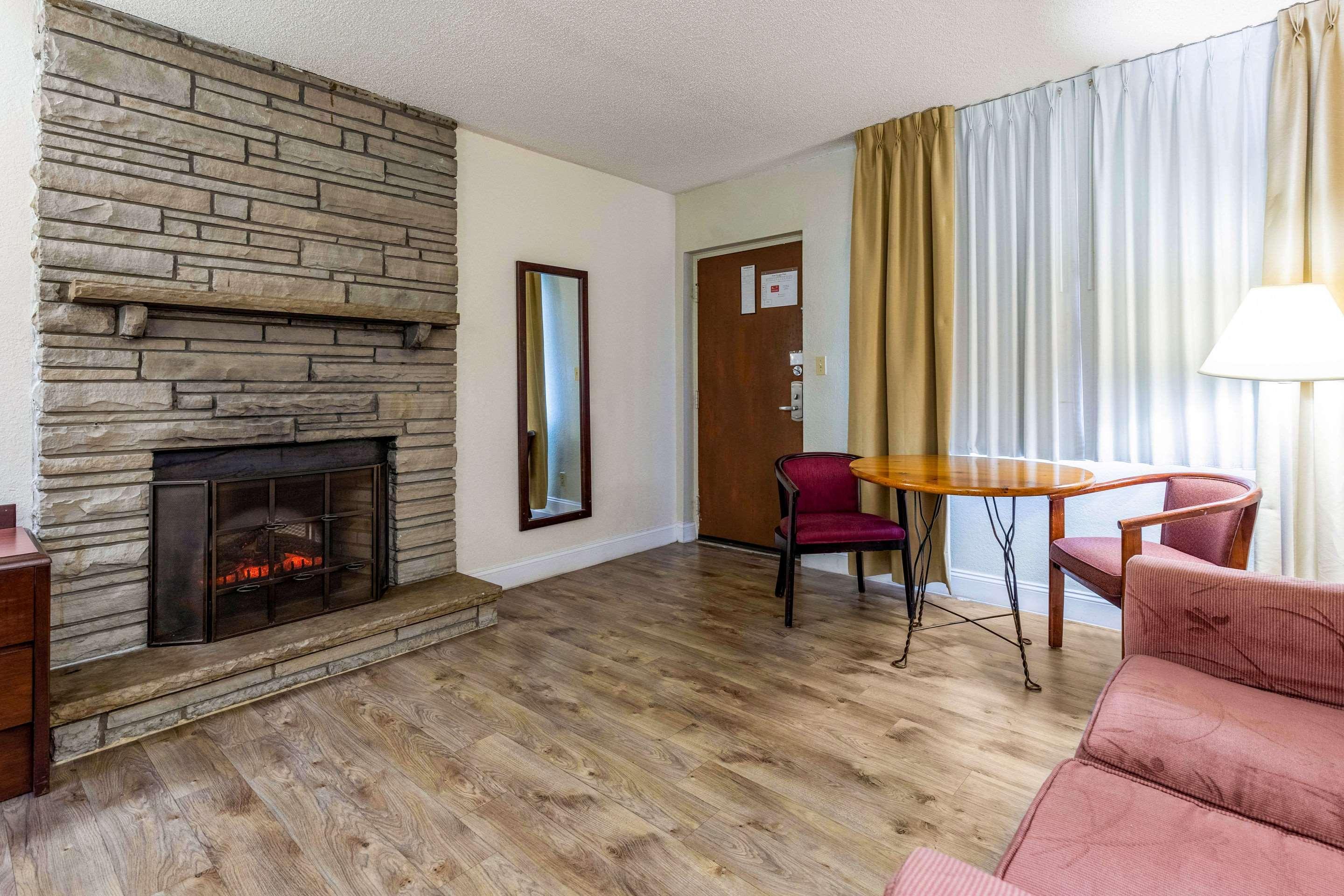 Econo Lodge Inn & Suites On The River Gatlinburg Luaran gambar
