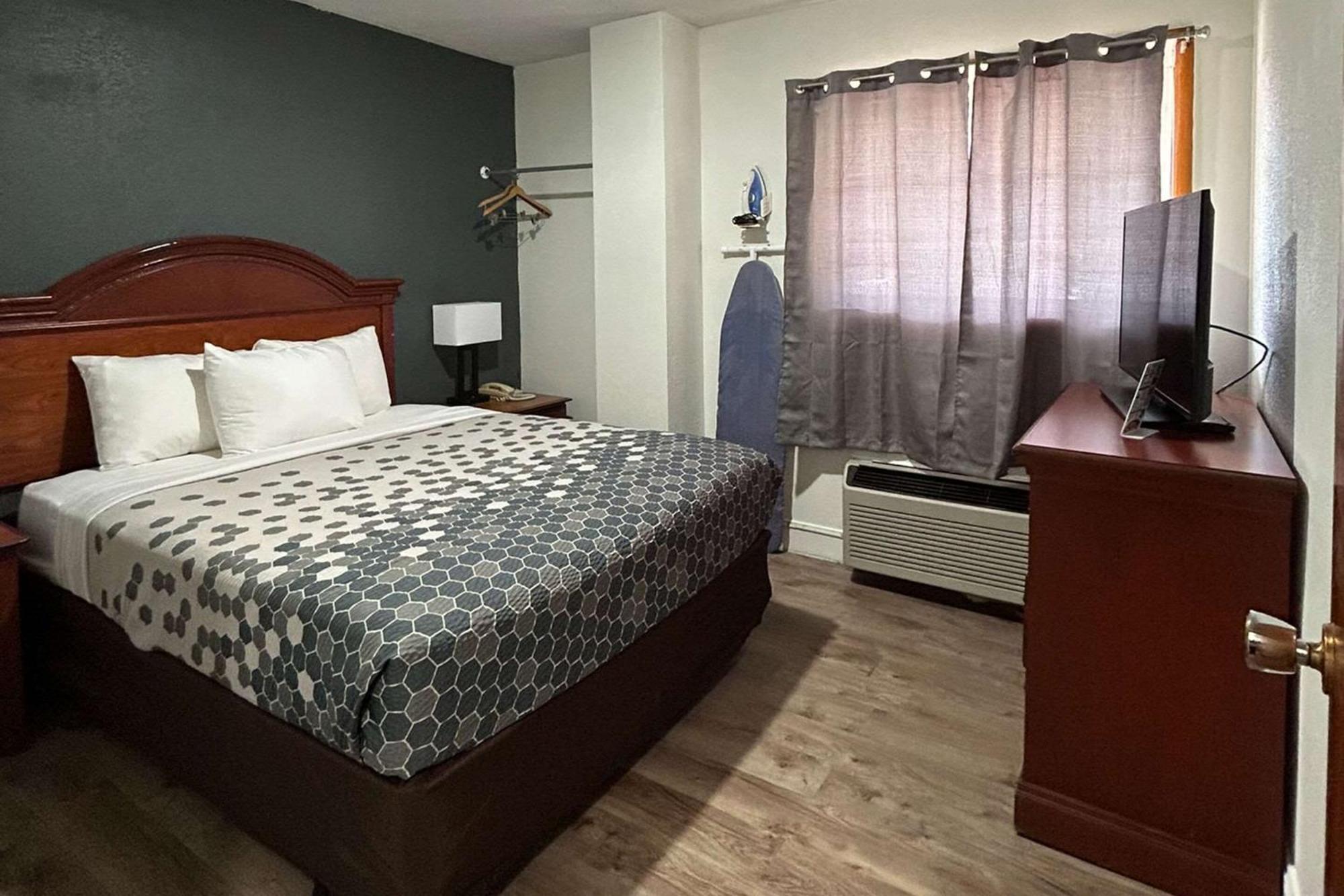 Econo Lodge Inn & Suites On The River Gatlinburg Luaran gambar