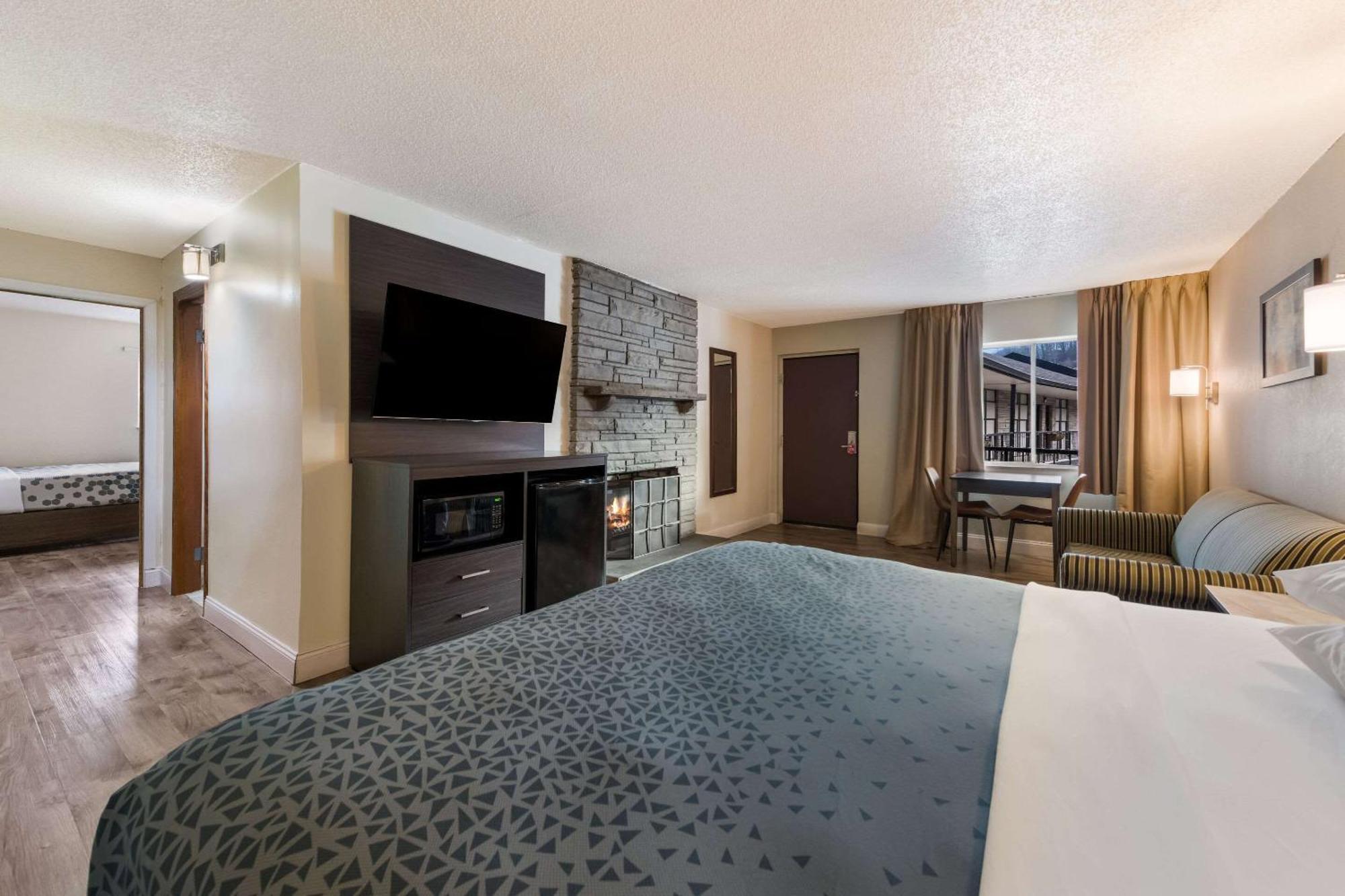 Econo Lodge Inn & Suites On The River Gatlinburg Luaran gambar