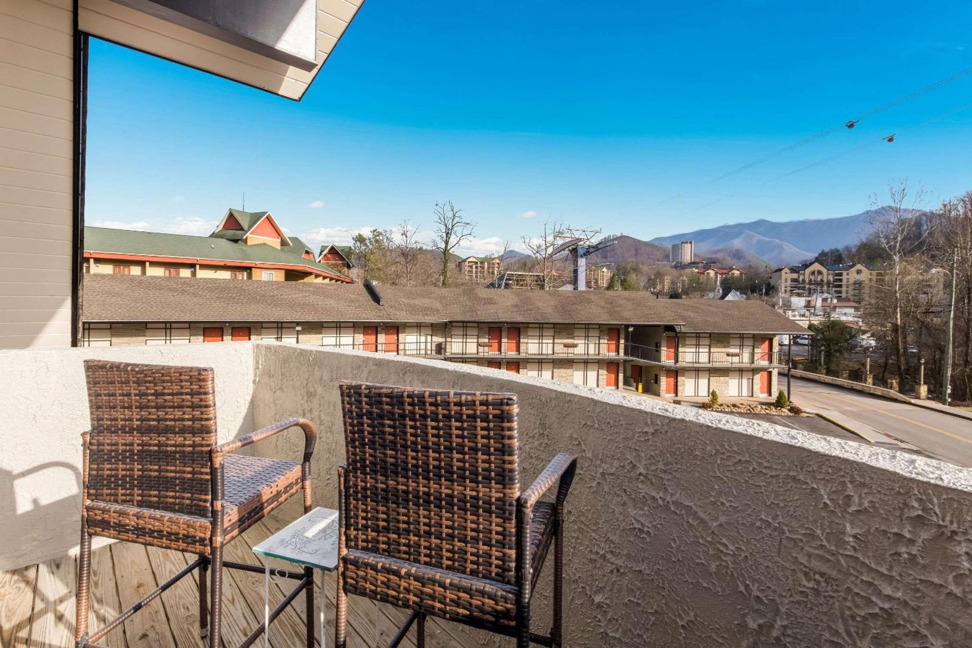 Econo Lodge Inn & Suites On The River Gatlinburg Luaran gambar