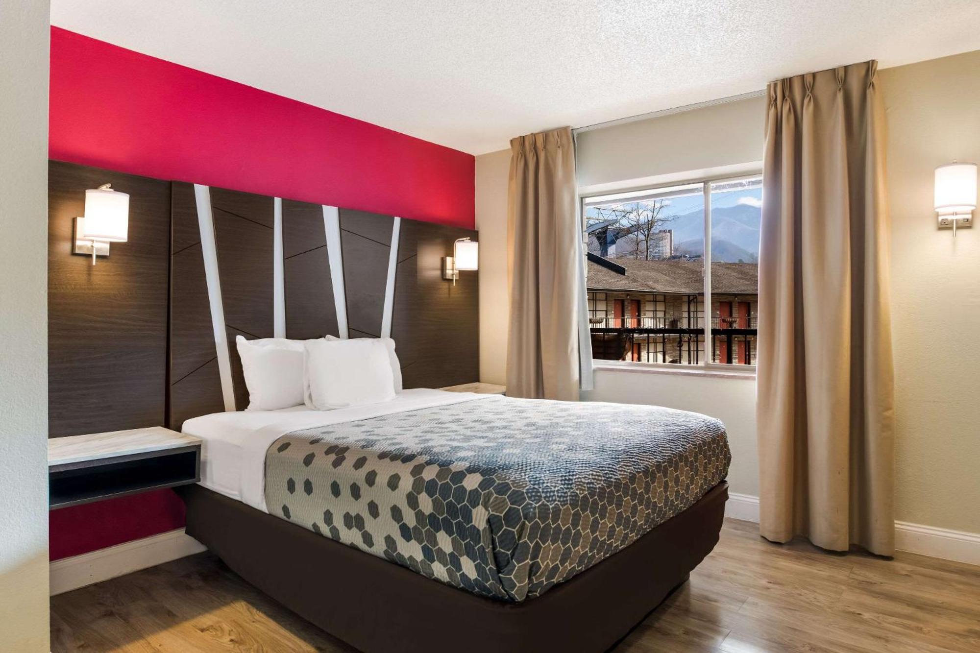 Econo Lodge Inn & Suites On The River Gatlinburg Luaran gambar